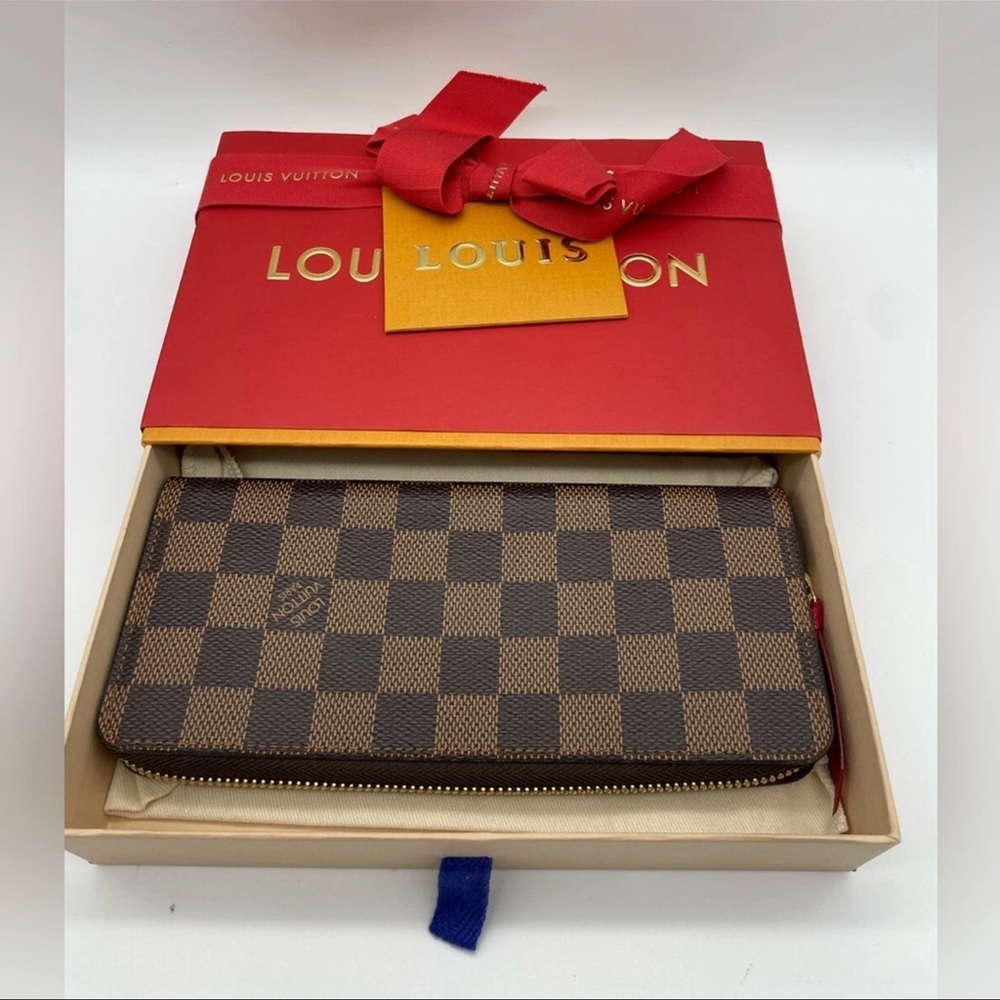Louis Vuitton Damier Clemence long zipper Men or Women’s wallet w/ box and LVbag